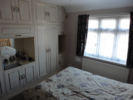Waye Avenue, Hounslow - Photo 9