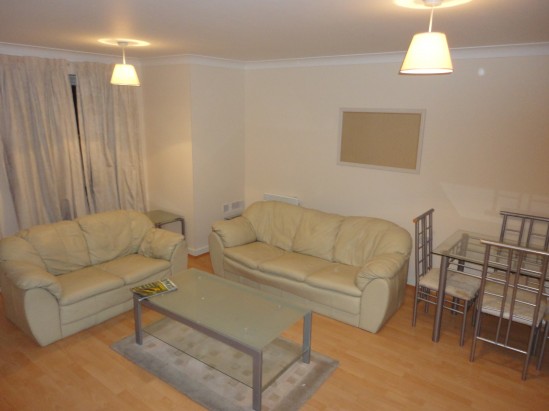 Dominion Close, Hounslow - Photo 2
